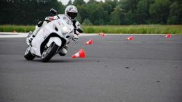 Wyższa szkoła jazdy Suzuki - prędkość może być bezpieczna