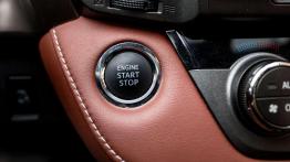 Toyota RAV4 2.0 Valvematic 152 KM - galeria redakcyjna - przycisk do uruchamiania silnika