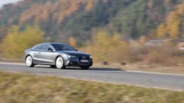 Audi A5 Coupe Facelifting 2.0 TDI 177KM - galeria redakcyjna - prawy bok