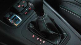Alfa Romeo Giulietta 2.0 JTDM TCT - galeria redakcyjna - dźwignia zmiany biegów
