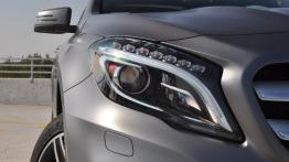 Mercedes GLA 250 4Matic 211 KM - galeria redakcyjna - prawy przedni reflektor - wyłączony