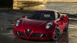 Alfa Romeo 4C (2015) - wersja amerykańska - widok z przodu