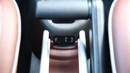 Mini Paceman Hatchback 3d 2.0 D 143KM - galeria redakcyjna - tunel środkowy między fotelami