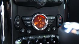 Mini Paceman Hatchback 3d 2.0 D 143KM - galeria redakcyjna - panel sterowania wentylacją i nawiewem