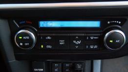 Toyota Auris II Hatchback 5d Valvematic 130 132KM - galeria redakcyjna - panel sterowania wentylacją