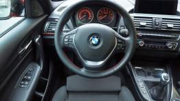 BMW Seria 1 F20-F21 Hatchback 5d 118i 170KM - galeria redakcyjna - kokpit