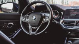 BMW 320d Touring 2.0 190 KM - galeria redakcyjna - widok ogólny wn?trza z przodu