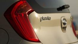 Kia Picanto 2011 - wersja 5-drzwiowa - lewy tylny reflektor - wyłączony