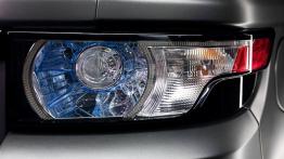 Range Rover Evoque Victoria Beckham - prawy tylny reflektor - włączony