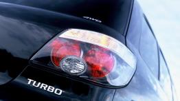 Mitsubishi Outlander Turbo - prawy tylny reflektor - włączony