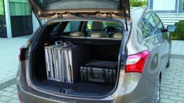 Hyundai i30 II kombi - tył - bagażnik otwarty