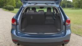 Mazda 6 III Kombi - tylna kanapa złożona, widok z bagażnika