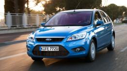 Ford Focus ECOnetic - przód - reflektory wyłączone