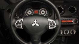 Mitsubishi Colt Hatchback 3D - deska rozdzielcza