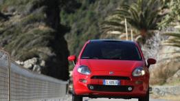 Fiat Punto 2012 - przód - reflektory wyłączone