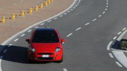 Fiat Punto 2012 - przód - inne ujęcie
