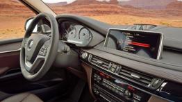 BMW X5 III (2014) xDrive30d - kokpit