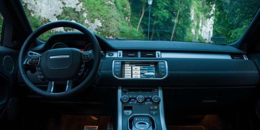 Land Rover Range Rover Evoque Si4 - styl na bezdrożach