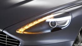Aston Martin Rapide - lewy przedni reflektor - włączony