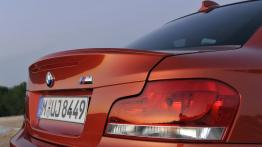BMW Seria 1 M Coupe - prawy tylny reflektor - wyłączony