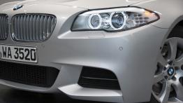 BMW M550d xDrive - lewy przedni reflektor - wyłączony