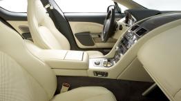 Aston Martin Rapide - widok ogólny wnętrza z przodu