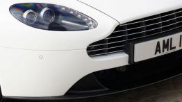 Aston Martin V8 Vantage S Coupe - przód - inne ujęcie