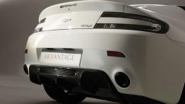 Aston Martin V8 Vantage N420 Coupe - tył - inne ujęcie