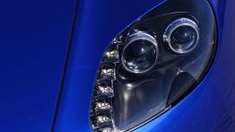 Aston Martin V8 Vantage S Coupe - lewy przedni reflektor - wyłączony