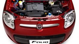 Fiat Palio 1.6 Essence - maska otwarta