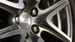 Aston Martin V8 Vantage S Coupe - koło