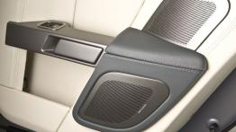 Aston Martin Rapide - drzwi pasażera od wewnątrz