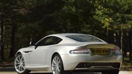 Aston Martin DB9 Facelifting Coupe - widok z tyłu