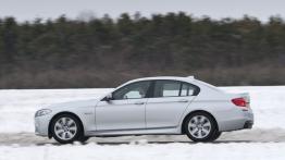 BMW M550d xDrive - lewy bok