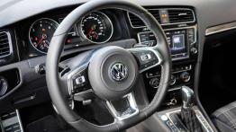 Volkswagen Golf GTD - rechoczący sportowiec