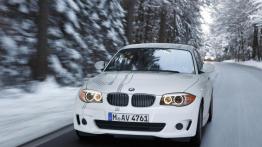 BMW ActiveE - przód - reflektory włączone