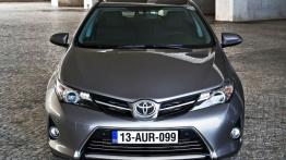 Toyota Auris II Hatchback 5d Diesel - widok z przodu