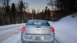 Chrysler 300 Glacier - widok z tyłu