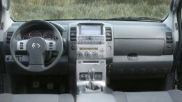 Nissan Pathfinder - pełny panel przedni