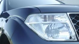 Nissan Pathfinder - prawy przedni reflektor - wyłączony