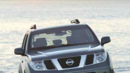 Nissan Pathfinder - widok z przodu