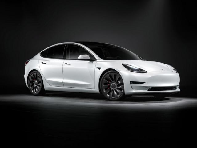 Tesla Model 3 Sedan Facelifting - Zużycie paliwa