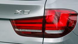 BMW X5 III (2014) xDrive30d - wersja amerykańska - prawy tylny reflektor - wyłączony