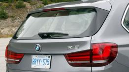BMW X5 III (2014) xDrive30d - wersja amerykańska - pokrywa bagażnika - zamknięta