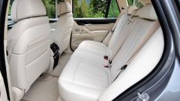 BMW X5 III (2014) xDrive30d - wersja amerykańska - tylna kanapa