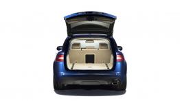 Jaguar XF Sportbrake - tył - bagażnik otwarty
