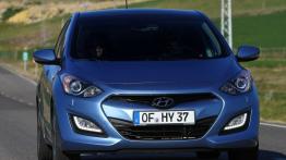Hyundai i30 II Hatchback 5d - prezentacja w Sevilli - przód - reflektory wyłączone