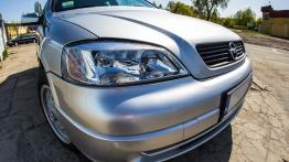 Opel Astra G Hatchback - galeria społeczności - prawy przedni reflektor - wyłączony