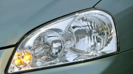 Chevrolet Nubira Kombi - lewy przedni reflektor - włączony