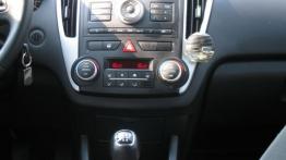 Kia cee´d Hatchback 5d Facelifting - galeria społeczności - konsola środkowa